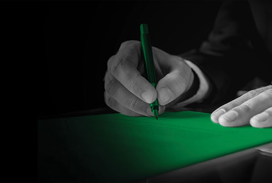 Signing paper 1600x1000 thumbnail2